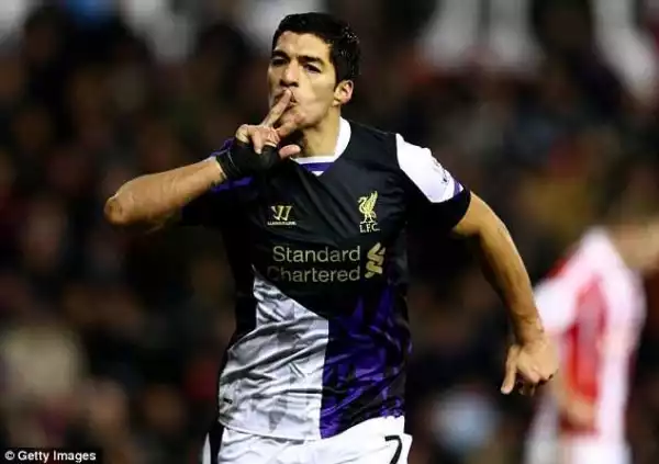 Liverpool can make top four - Suarez
